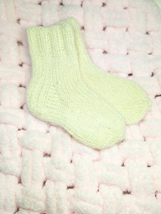 Wooly socks for newborn