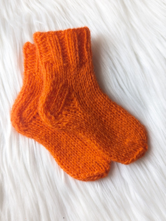Wooly socks for newborn